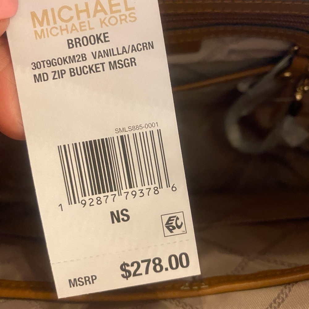 Michael Kors Cream Bucket Bag Brooke Vanilla NEW Authentic w tags dust bag 🎊 - Picture 2 of 15